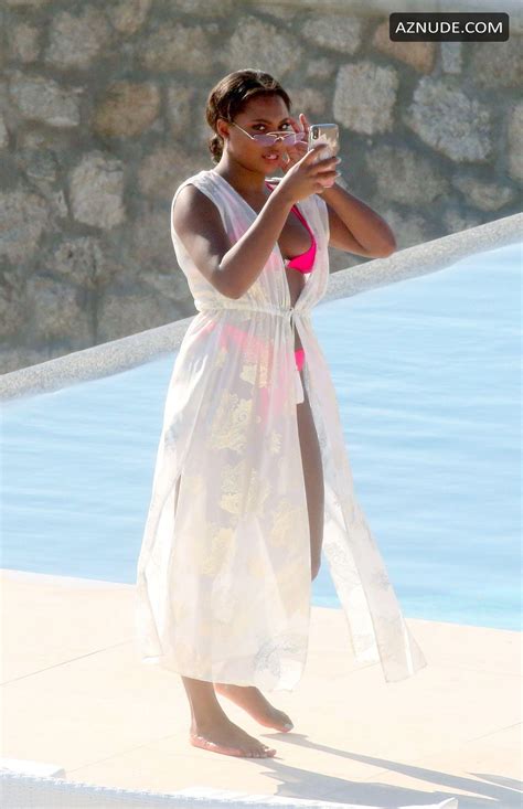 Samira Mighty Seen In A Pink Bikini Chilling At Her Pool During Vacation In Mykonos AZNude