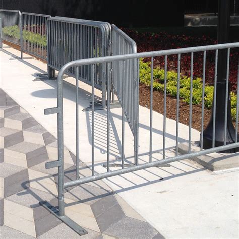 Galvanized Steel Barricade Interlocking Crowd Control Barriers Factory China Fast Delivery Price