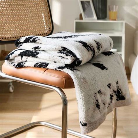 Cottonmore Super Soft Microfibre Winter White Blanket 130x160cm Cow