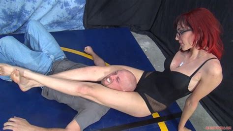 Forumophilia PORN FORUM Wrestling Female Domination Page 40