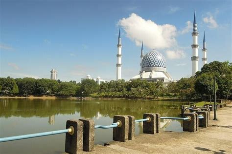 Private Tour Zur Blauen Moschee Und Zu Den Batu H Hlen Ab Kuala Lumpur