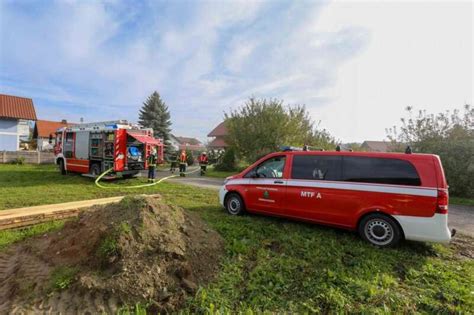 Acht Feuerwehren bei Zimmerbrand in Überackern im Einsatz