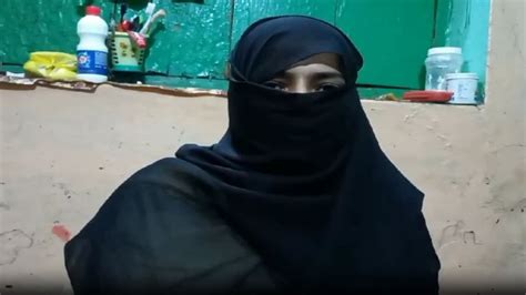 Triple Talaq Angry At Wifes Eyebrow Plucking Man Divorces Her On Phone Call From Saudi