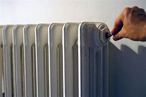 Comment purger un radiateur en fonte en 5 étapes monEquerre fr