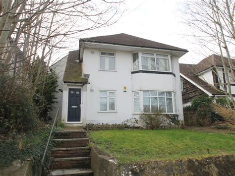 2 Bed Maisonette For Sale In Byron Road Penenden Heath Maidstone Me14