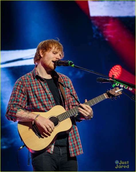 Ed Sheeran Performs For A Giant Crowd In Las Vegas Photo 712442