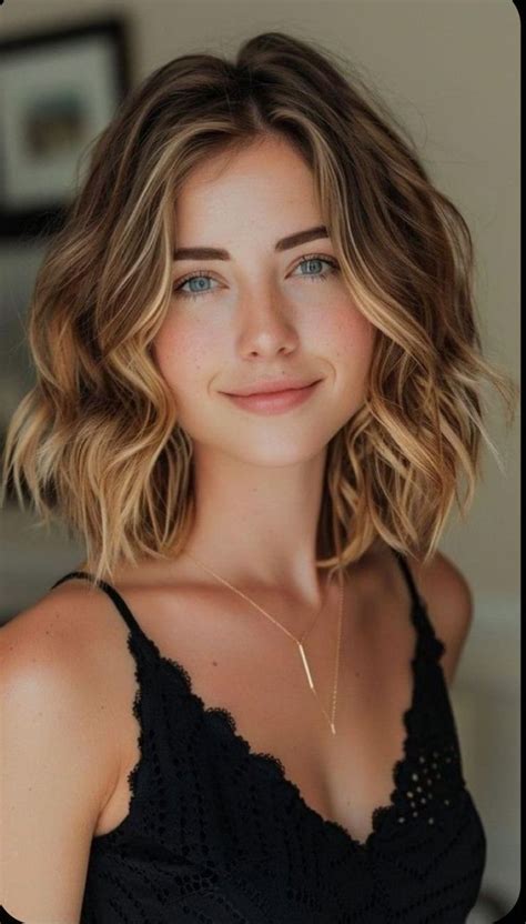 Pin By Lizel Bouwer On Hair Make Up In Hair Styles Short Wavy