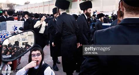 227 Hasidic Wedding Stock Photos, High-Res Pictures, and Images - Getty ...