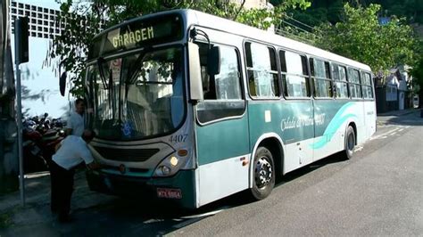 A Gazeta Casal assalta passageiros de ônibus na Avenida Leitão da Silva