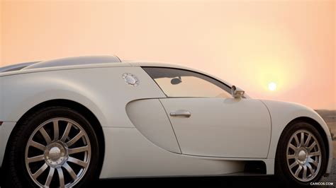 Bugatti Veyron Grand Sport White Side