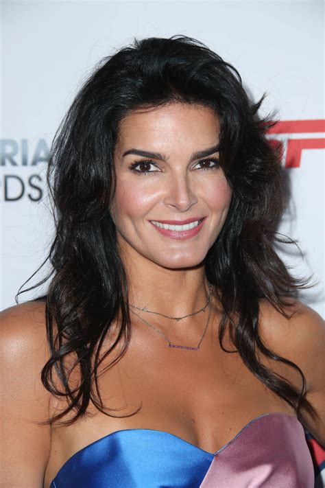 Angie Harmon Style, Clothes, Outfits and Fashion • CelebMafia