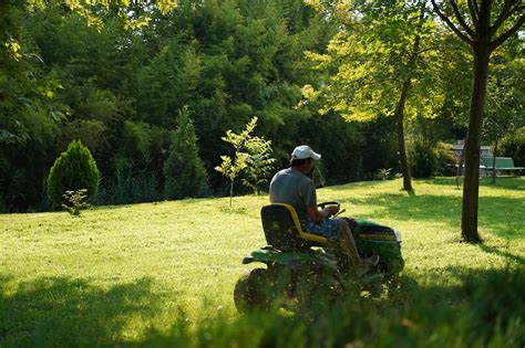 Comment choisir le bon équipement de motoculture pour votre jardin à Nérac