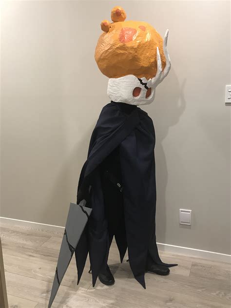 Finally finished my Broken Vessel cosplay! : r/HollowKnight