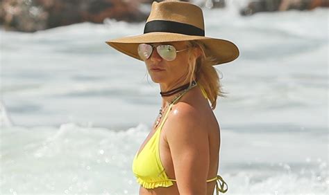 Britney Spears Hits The Beach In Hawaii In A Yellow Bikini Bikini