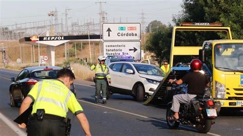 Un Herido En Una Colisi N Entre Un Cami N Y Un Turismo