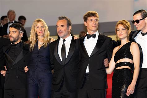 Sami Outalbali Que Devient Le Beau Gosse Fran Ais De Sex Education Public