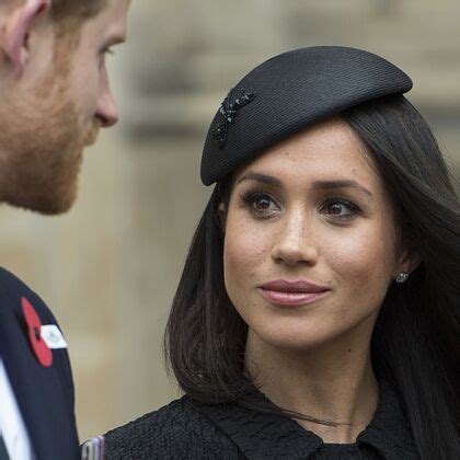 Mariage de Meghan Markle et Harry la robe de mariée provoque des