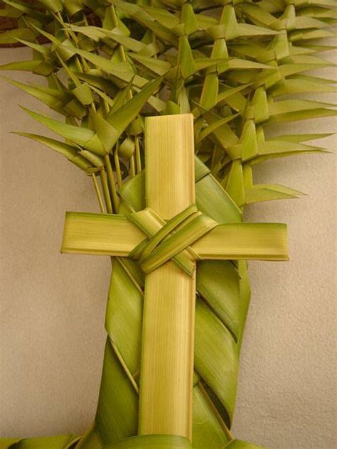 Weaving Palm Fronds For Palm Sunday Grand Voyage Italy