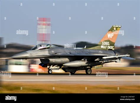 An 8th Operations Group F 16 Fighting Falcon Prepares To Take Off From Kunsan Air Base Republic