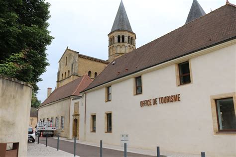 En Images L Office De Tourisme De Paray Le Monial Est Pr T Pour La