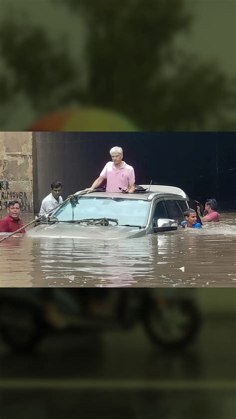 Weather Update Waterlogging Traffic Snarls In Delhi Ncr After Heavy Rains