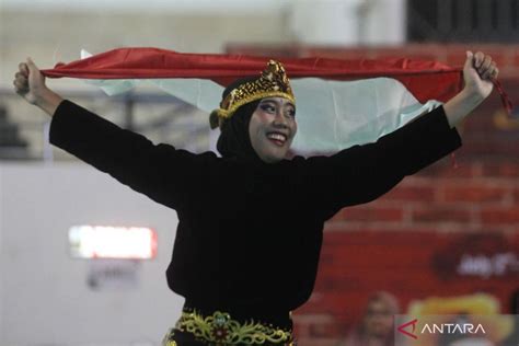 Nadia Ramadona Rebut Medali Emas Pencak Silat Seni Tunggal Putri AUG