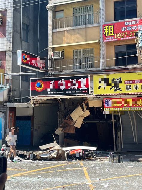 新北上午第二起！新莊火鍋店氣爆 店面全毀「雨棚飛路中」景象駭人 社會 中時新聞網