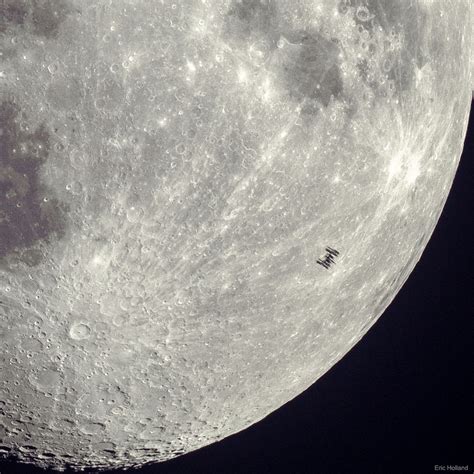 Space Station Silhouette on the Moon [1063 x 1063] : r/spaceporn