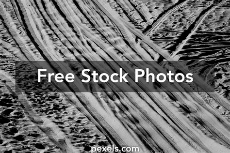 black  white marks      black  white