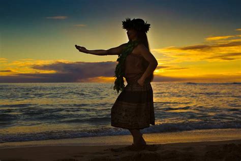 Key Hawaiian Words To Know Before You Go Holoholo