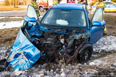 Wypadek na przejeździe kolejowym między Prostkami i Ostrykołem w