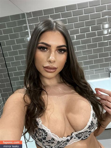 Christinakc Aka Kenza00 Aka Kenza01 Nude Leaks OnlyFans Faponic