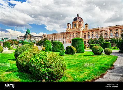 Maria Theresa Squarearts And History Museum Kunsthistorisches Museum