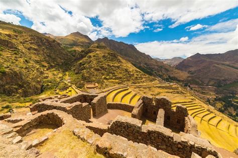 Premium Photo | Expansive view of inca terraces in pisac, sacred valley, peru