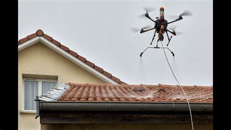 Nettoyage de toitures façades bardages par drone Une intervention