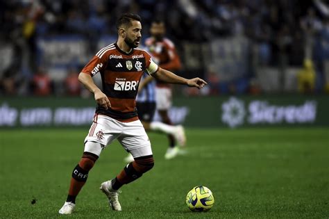 Flamengo faz publicação direcionada a Everton Ribeiro