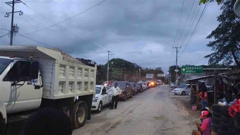 Cierran Vecinos De Ayutla La Carretera Y La Casa De Los Pueblos Para