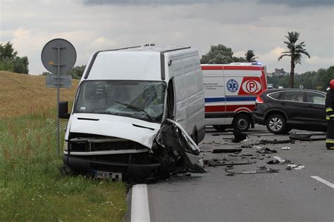 Wypadek W Tarnobrzegu Dwie Osoby Ranne W Zderzeniu Trzech Samochod W