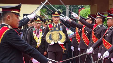 Upacara Tradisi Wisuda Pelepasan Purna Bhakti Personel Polda Sulsel