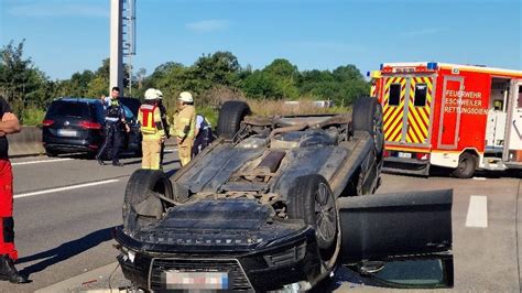 Auto Berschl Gt Sich Auf Der A Bei Eschweiler Verursacher Fl Chtet