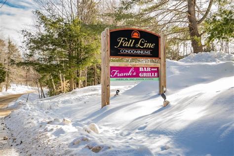 Fall Line Ski in/out. Sleeps 6 - Chalets for Rent in Newry, Maine ...