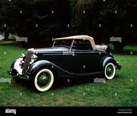 1934 FORD ROADSTER CONVERTIBLE Stock Photo - Alamy