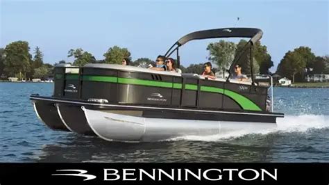 16 Best Pontoon Boats With Bathrooms