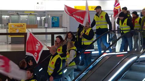 Video Streik Der Sicherheitskr Fte Ausf Lle An Flugh Fen In Hannover