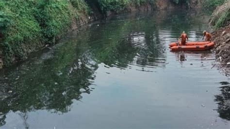 Wow Tumpukan Sampah Di Kali Jambe Bekasi Hamppir 130 Ton