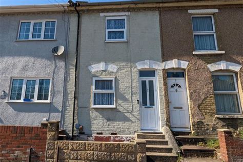 Montfort Road Strood Rochester Me2 3 Bedroom Terraced House For Sale