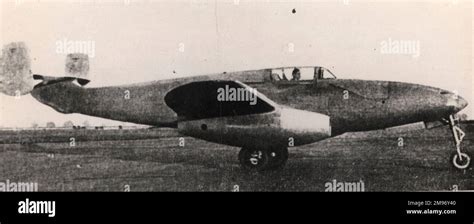 Heinkel He280 twin-engined experimental jet fighter Stock Photo - Alamy