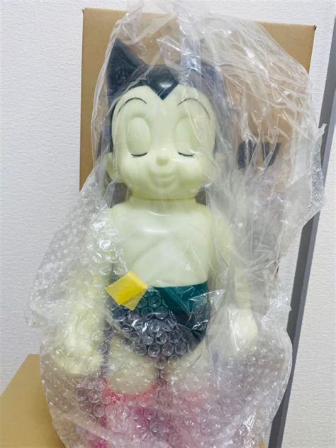 Yahoo オークション secretbase BIG SCALE ASTRO BOY OG GLOW シーク