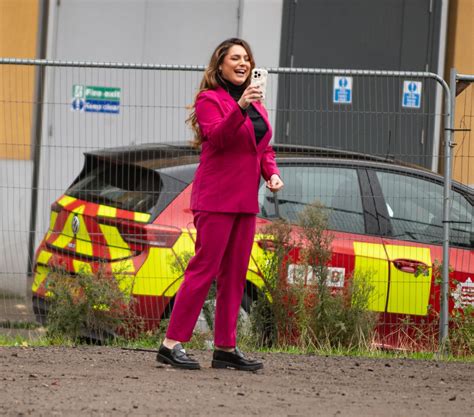 Kelly Brook Filming A Slimfast Advert In London 11242023 Hawtcelebs