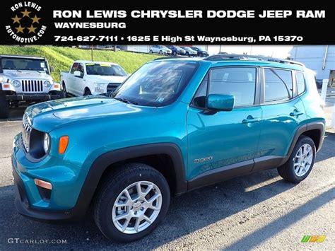 Bikini Metallic Jeep Renegade Latitude X Photo